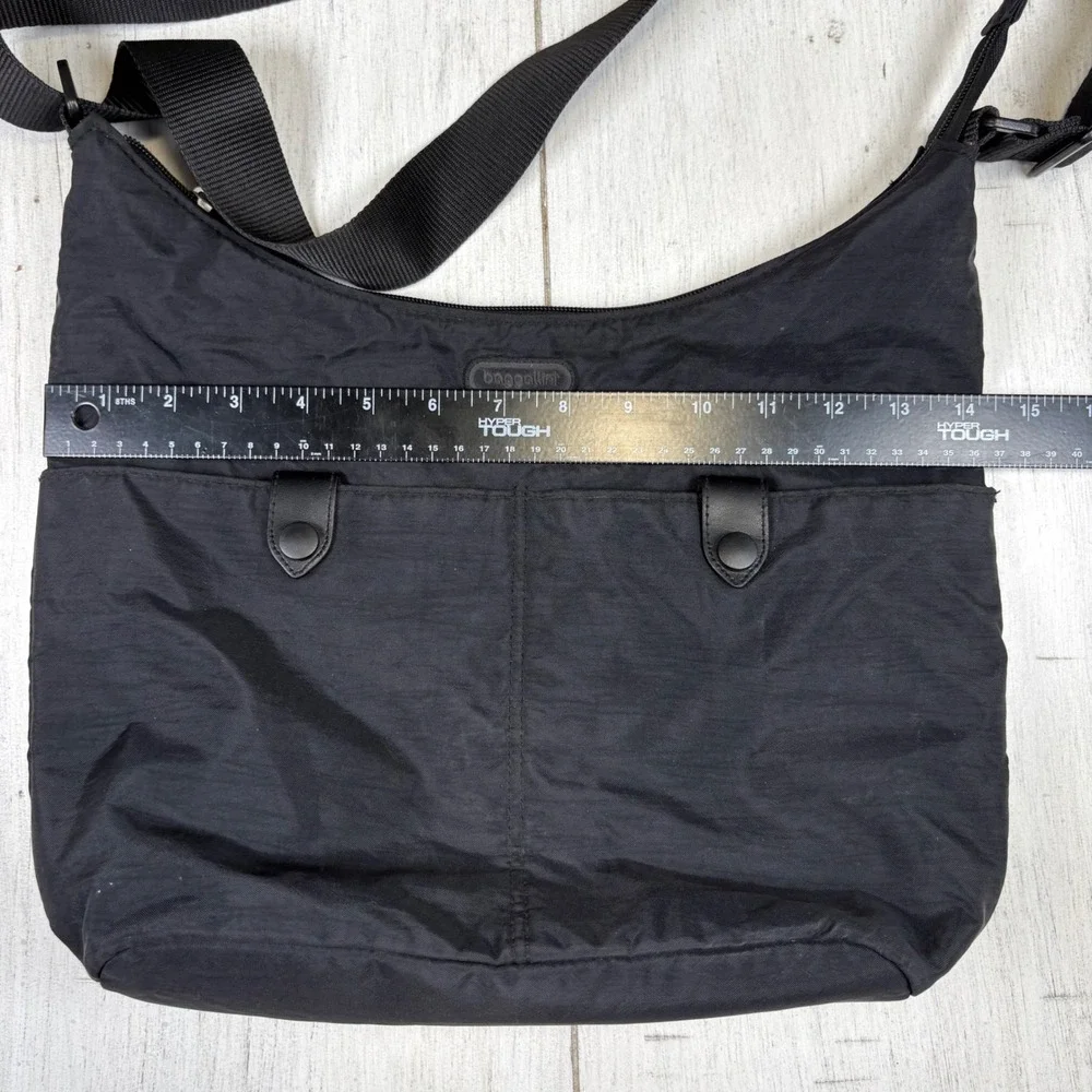 Baggallini Crossbody Bag Black Large Excellent Nylon Adjustable Strap Travel